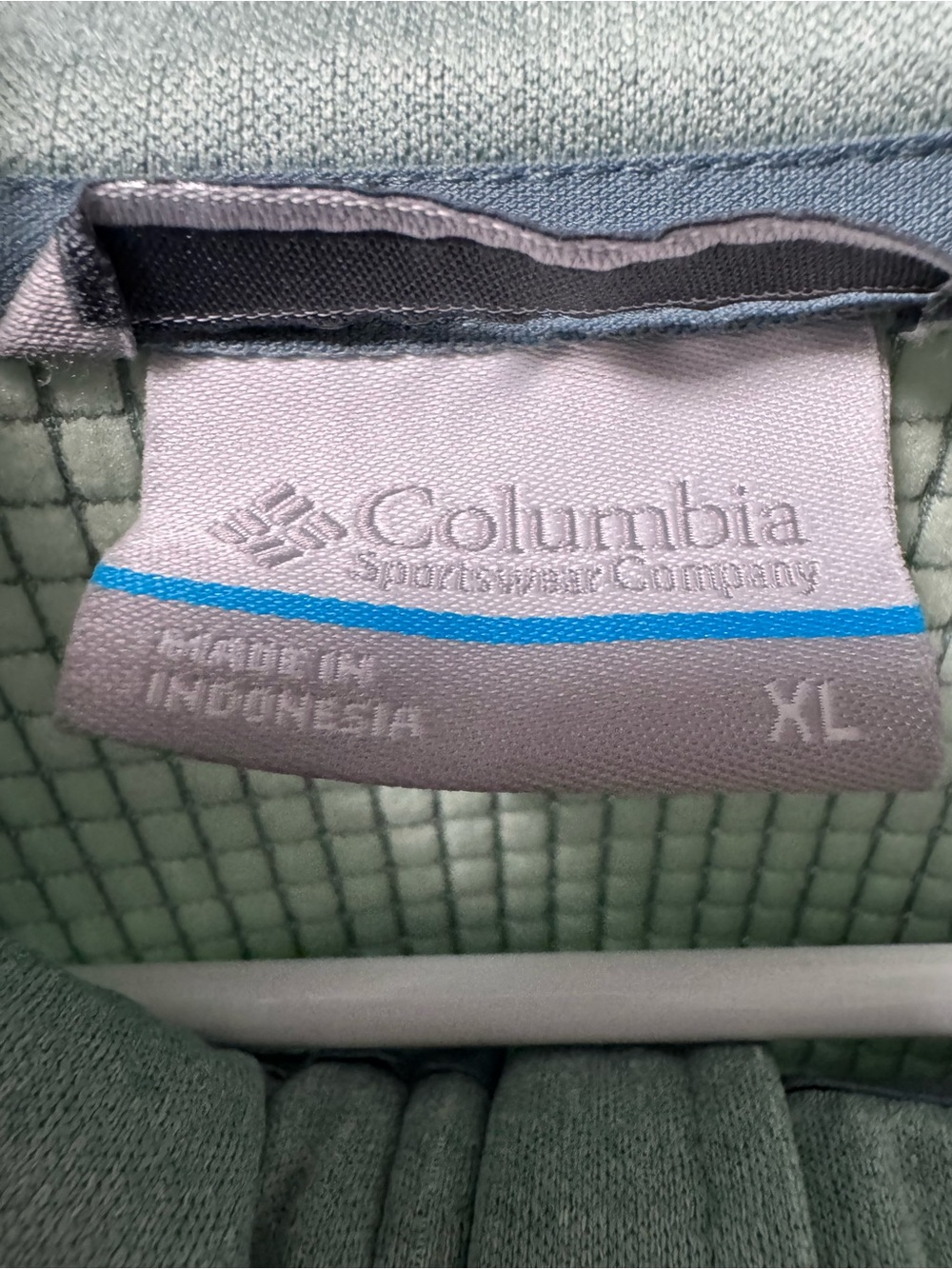 Columbia Light Green Crewneck Sweatshirt with Black Logo - Picture 4 of 4